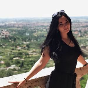 Meet your Posher, Ana mariel